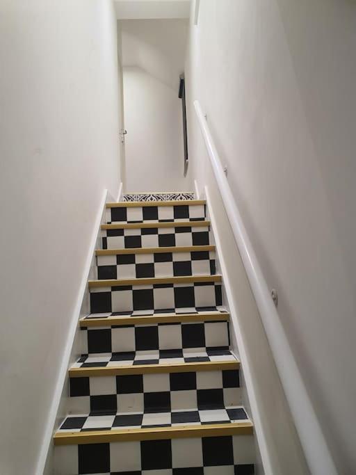 Beautiful Room In Lovely Flat London Exterior photo